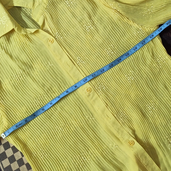 Yellow Top - Picture 11 of 11